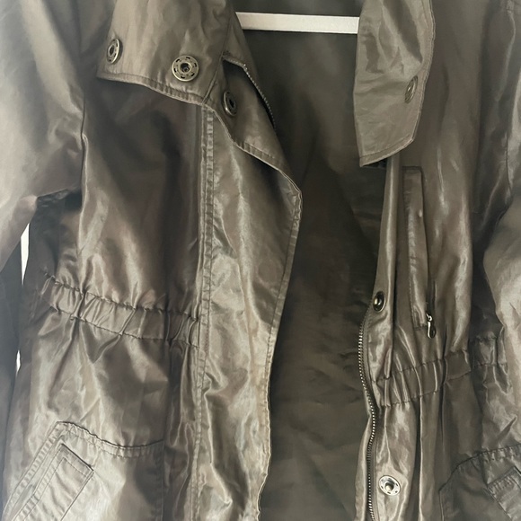 Liz Claiborne lightweight coat/jacket - Picture 2 of 3